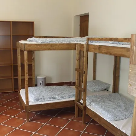 Hostal Aranytolgy Szallo *